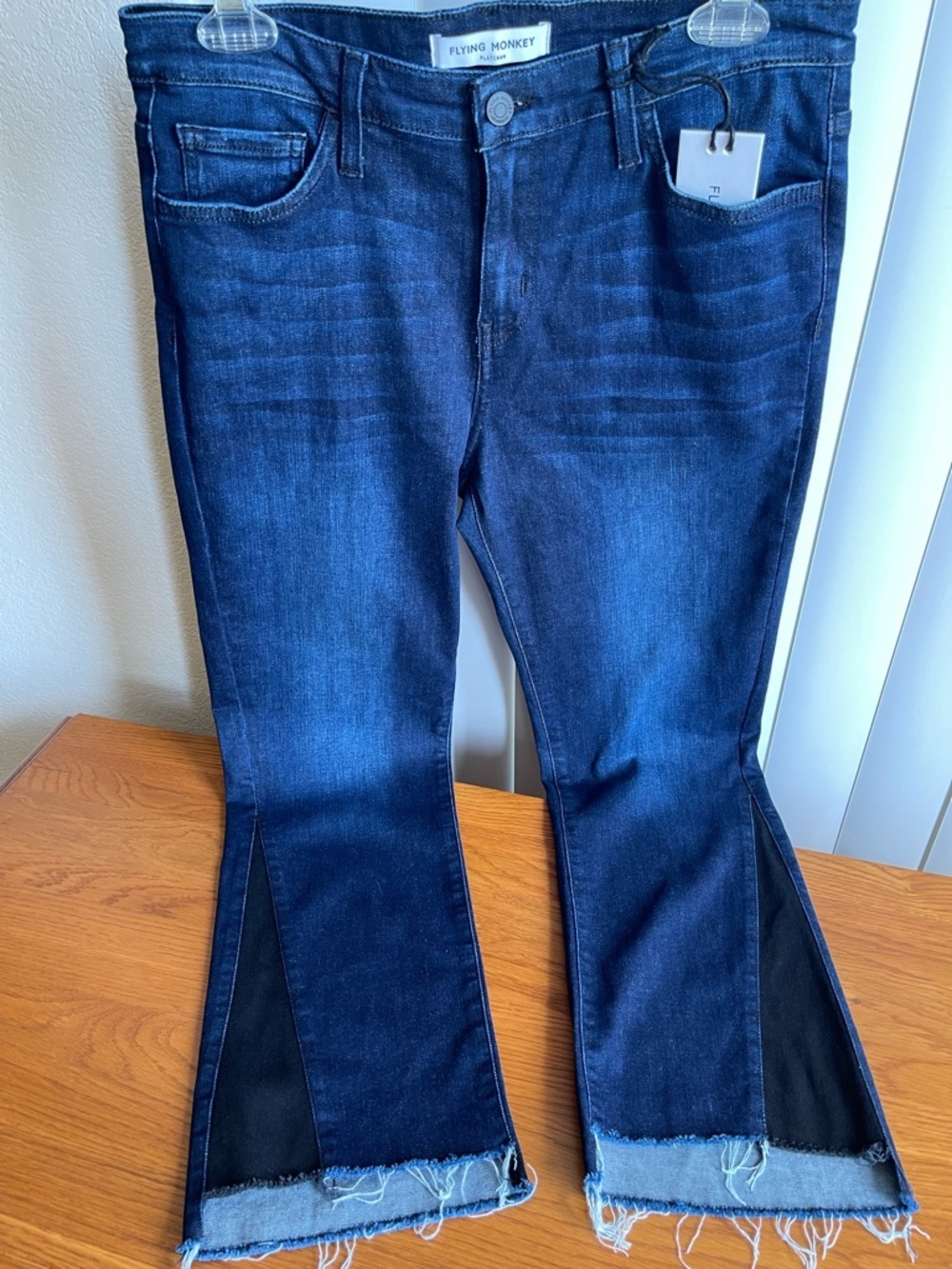 NWT Flying Monkey Santa Monica Mid-Rise Jeans Size 30 Blue Denim Black Panel Hem - Picture 4 of 14